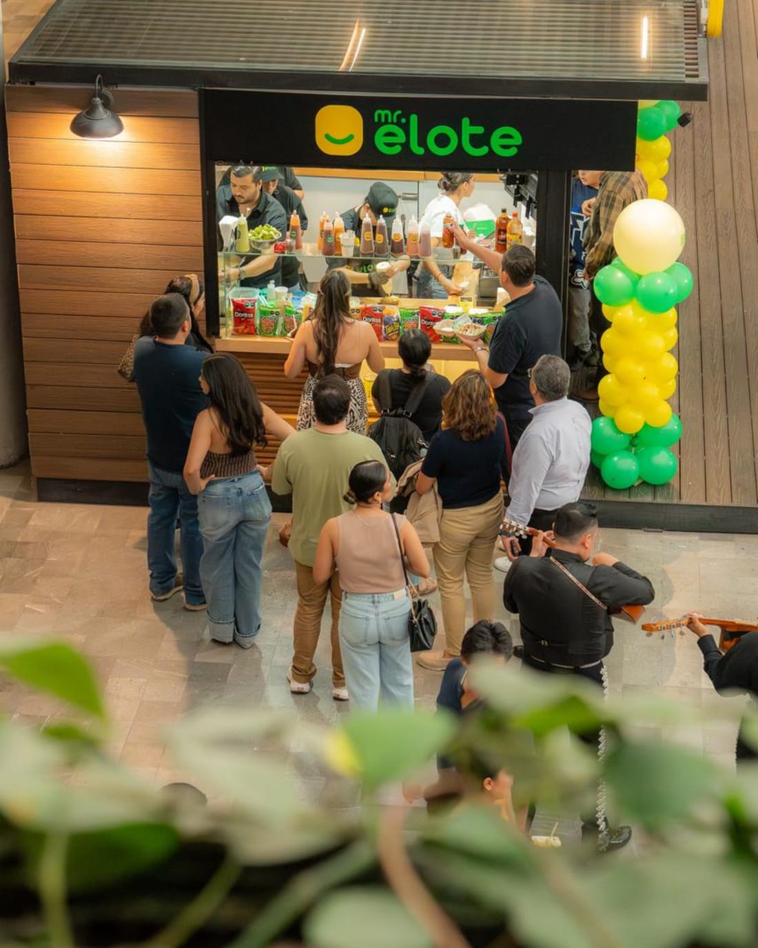 Sucursal Mr. Elote en plaza comercial